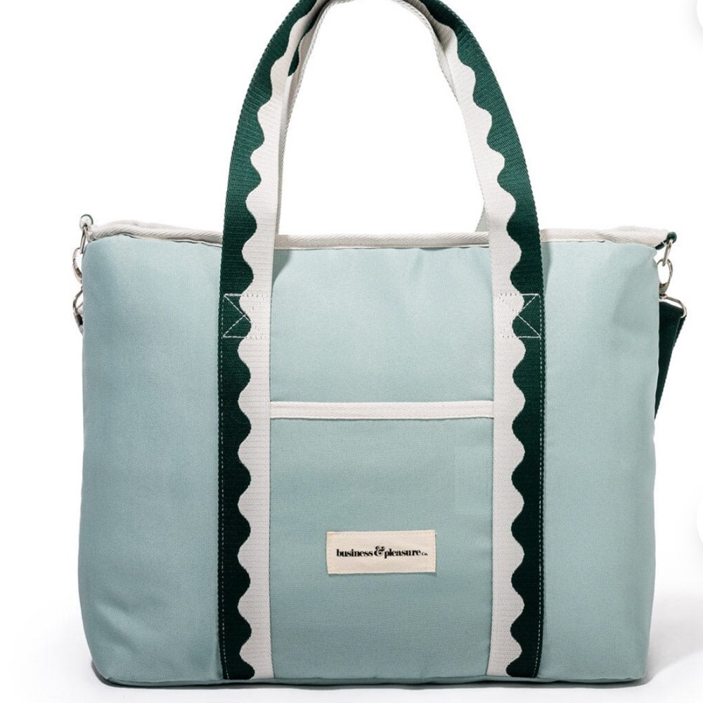 Business & Pleasure Co. THE HOLIDAY COOLER TOTE BAG - RIVIE GREEN - Picture 2 of 11
